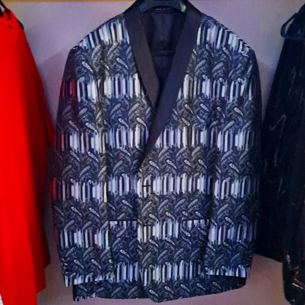 Vintage Van Heusen Suit Jacket w/ tie